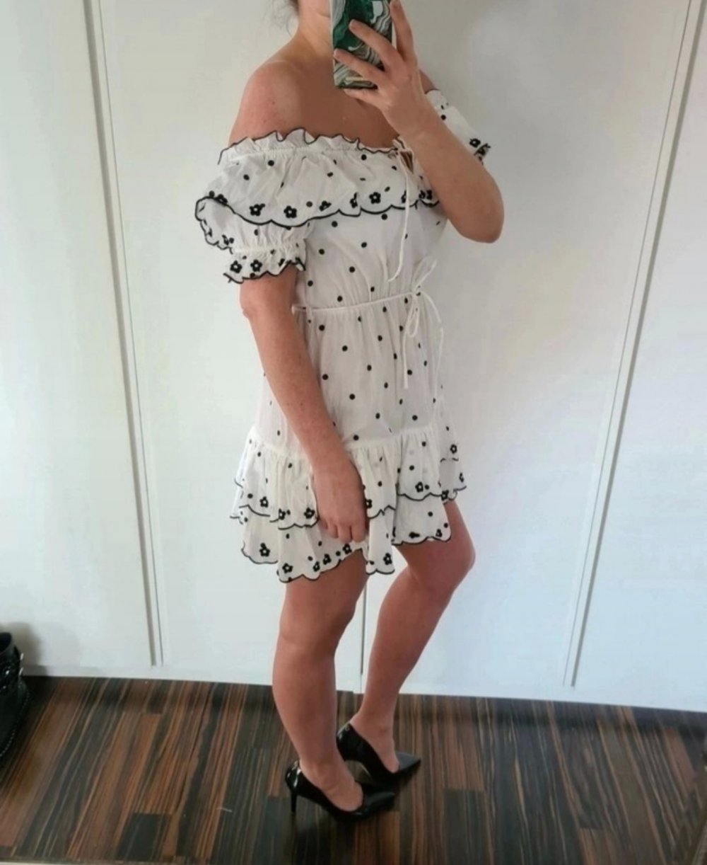 Cocktailkleid / Sommerkleid von Glamourous im Flamenco Stil.