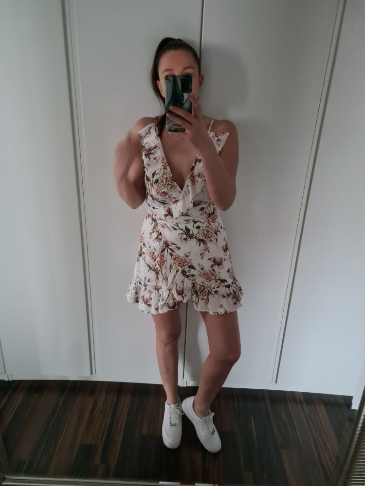 Kleid in wickelkleid optik von Ivivi. Neu. Mit Etikett 