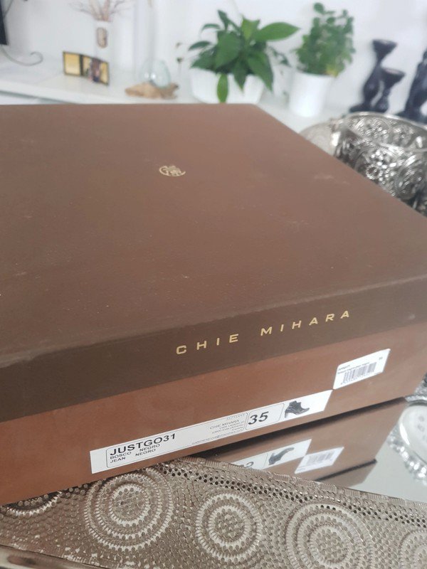 Neue Stiefeletten von Chie Mihara