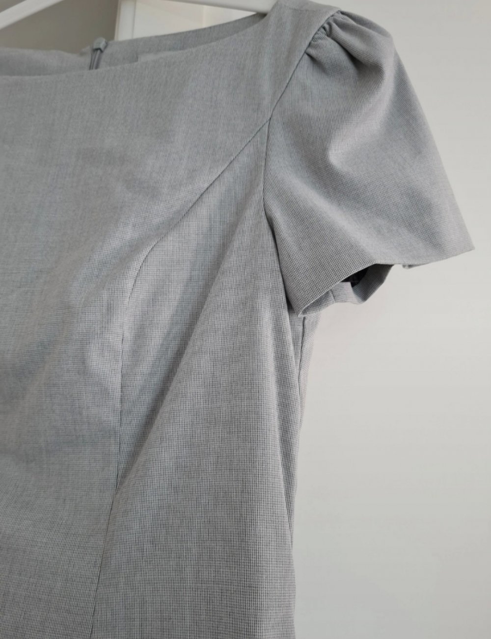 Elegantes A-Linien Kleid mit Bundfalten