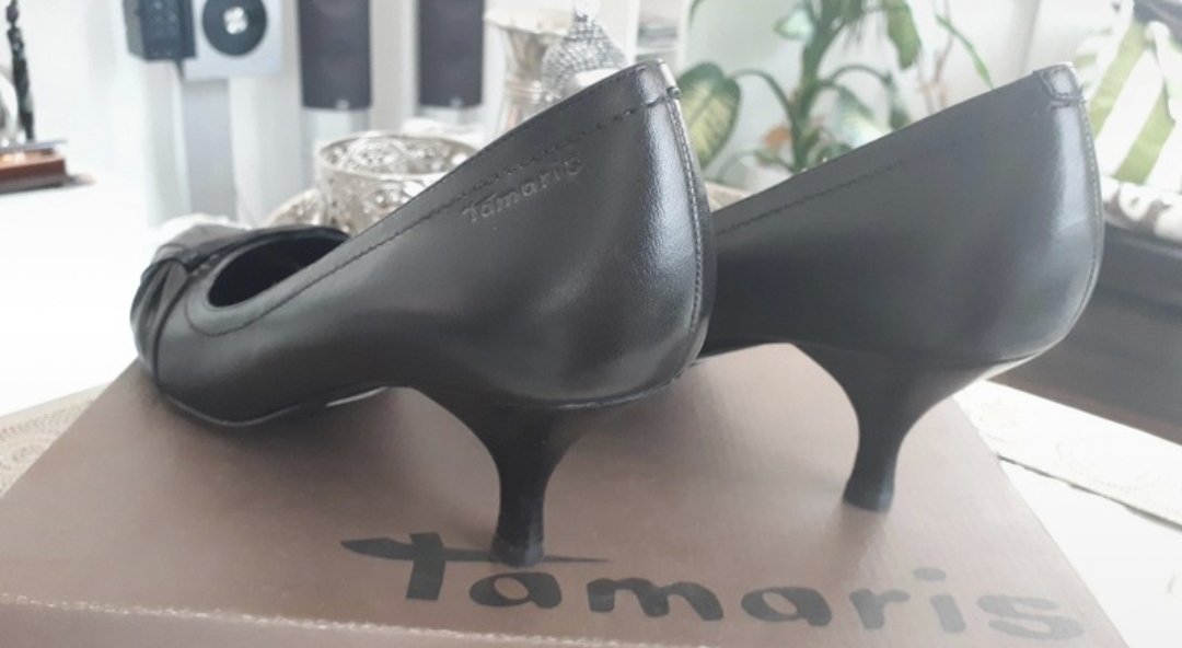 Neue Schwarze Pumps von Tamaris.