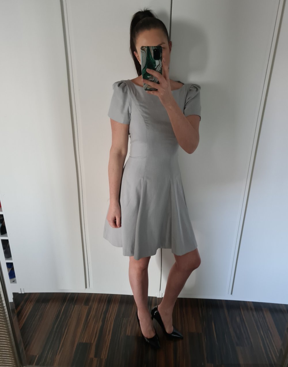 Elegantes A-Linien Kleid mit Bundfalten