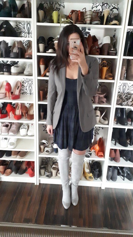 Schulterfreies / Trägerloses Kleid von Superdry. NEU