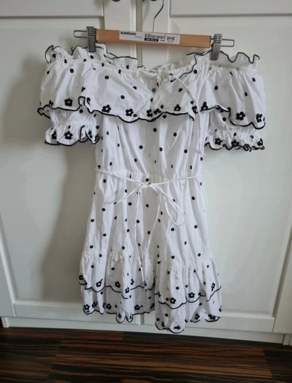 Cocktailkleid / Sommerkleid von Glamourous im Flamenco Stil.