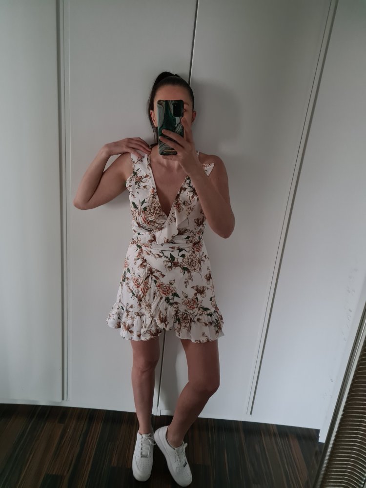 Kleid in wickelkleid optik von Ivivi. Neu. Mit Etikett 