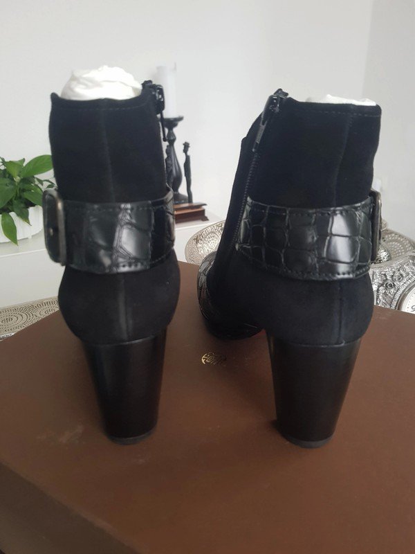 Neue Stiefeletten von Chie Mihara