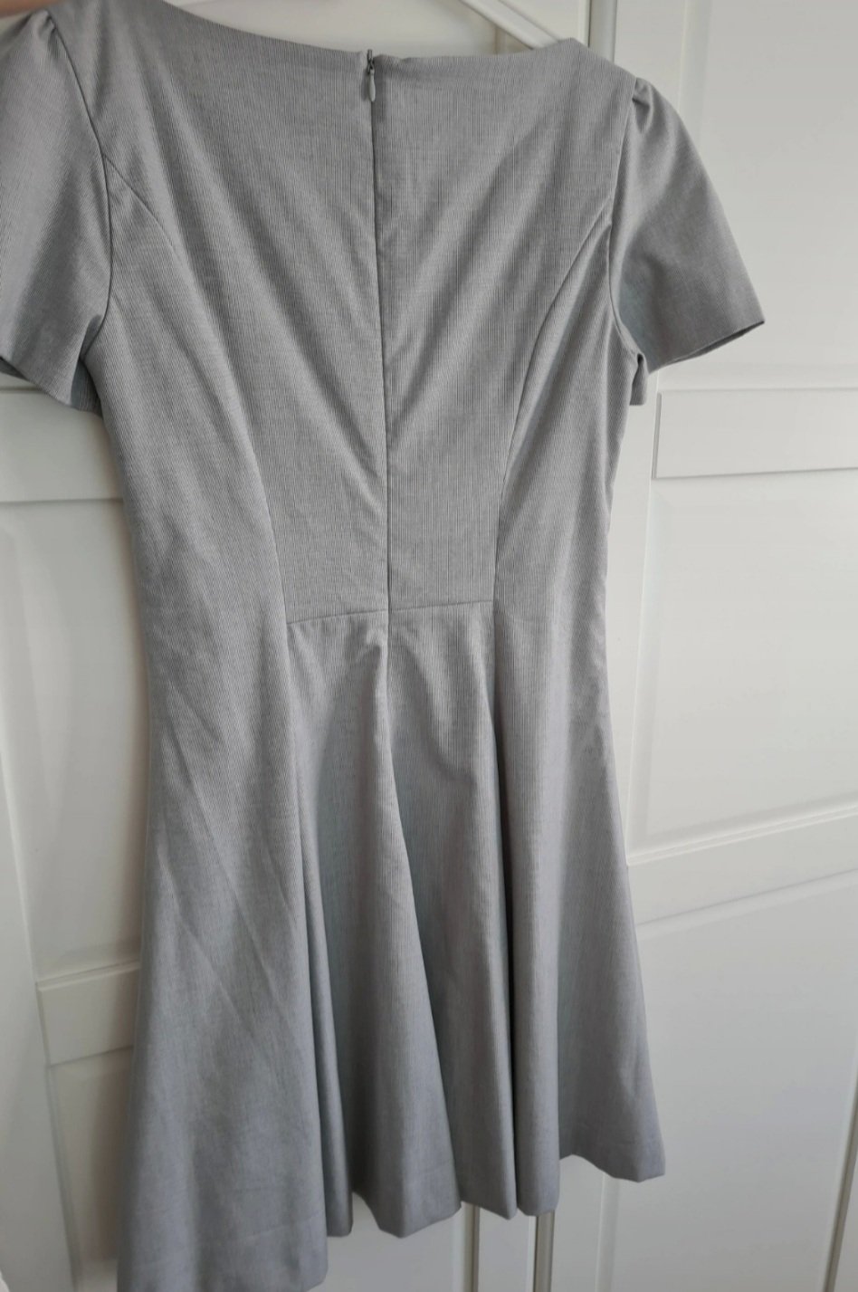 Elegantes A-Linien Kleid mit Bundfalten