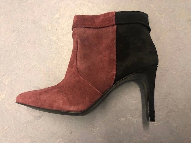 MIRANDA REVERS aus Wildleder Low Boots