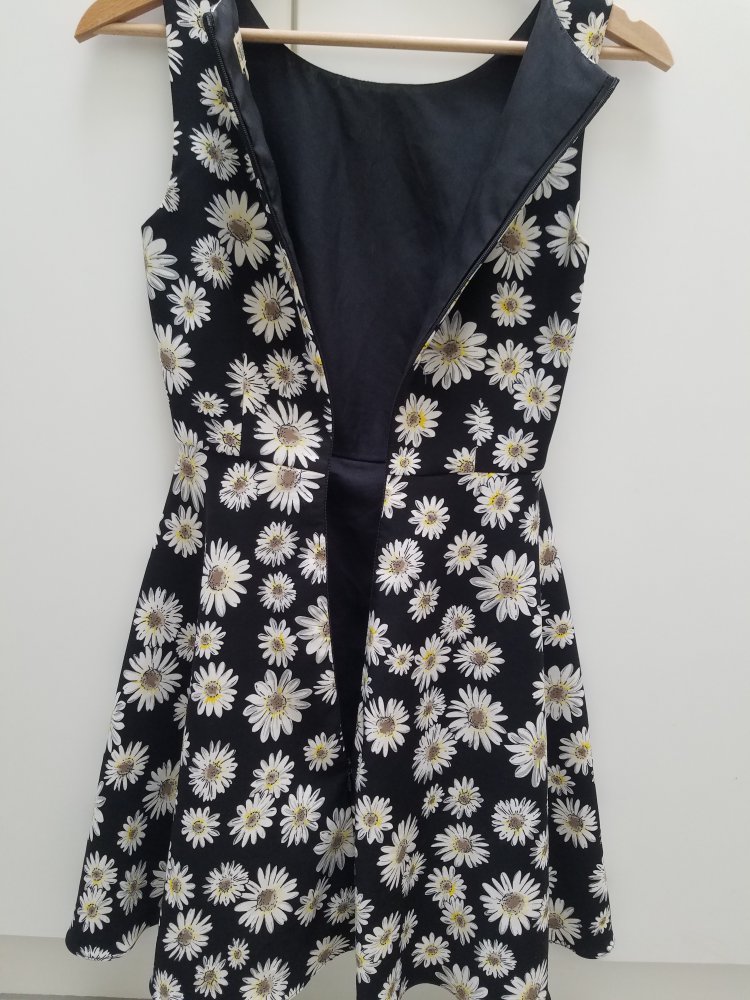 Schoenes Kleid fur den Fruehling/Sommer