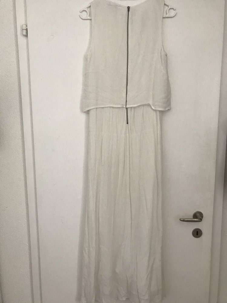 Weisses, langes Kleid