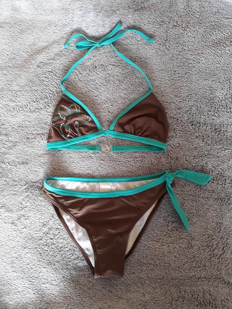 Bikini mit Blütenstickerei