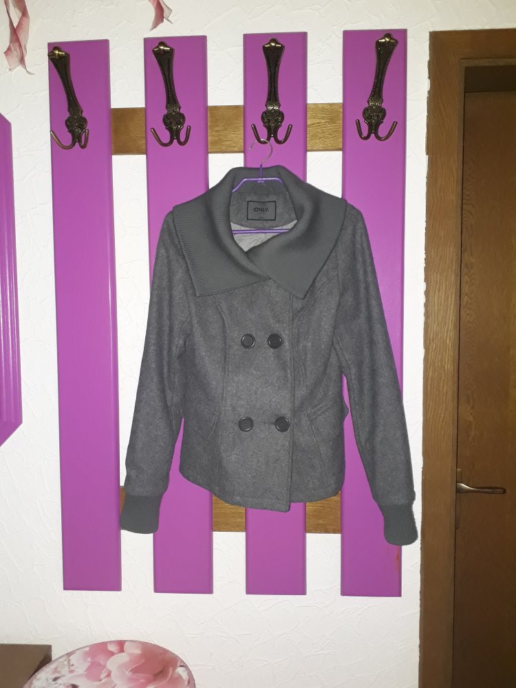 Graue Wolljacke / Kurzmantel mit übergroßem Kragen / doppelreihig / hoher Wollanteil