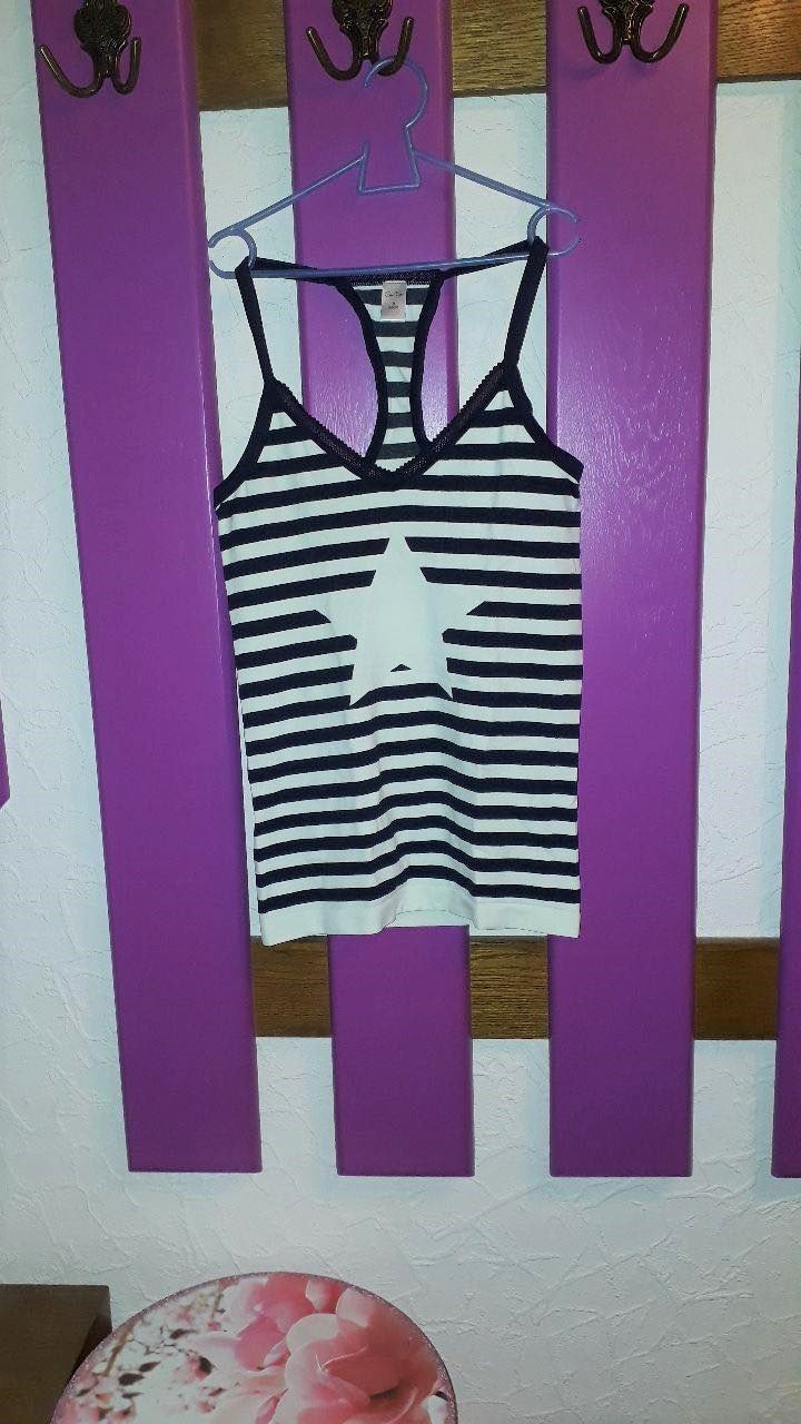 Gestreiftes Top / Hemdchen mit Sterndesign