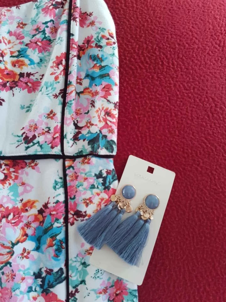 wunderschönes Kleid gr 34/xs +Ohrringe ab 4 Artikel Versandfrei