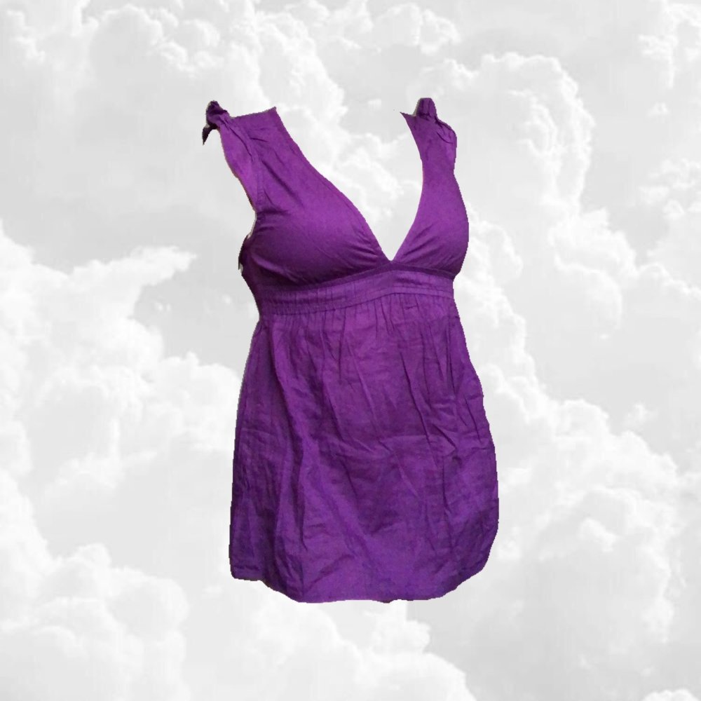 Lila farbene Bluse mit geraffter Taille & Schmetterlingärmel