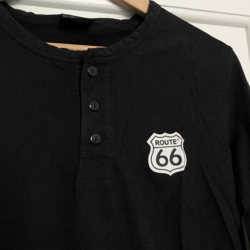 Schlichter langarm Pullover mit Knöpfen  