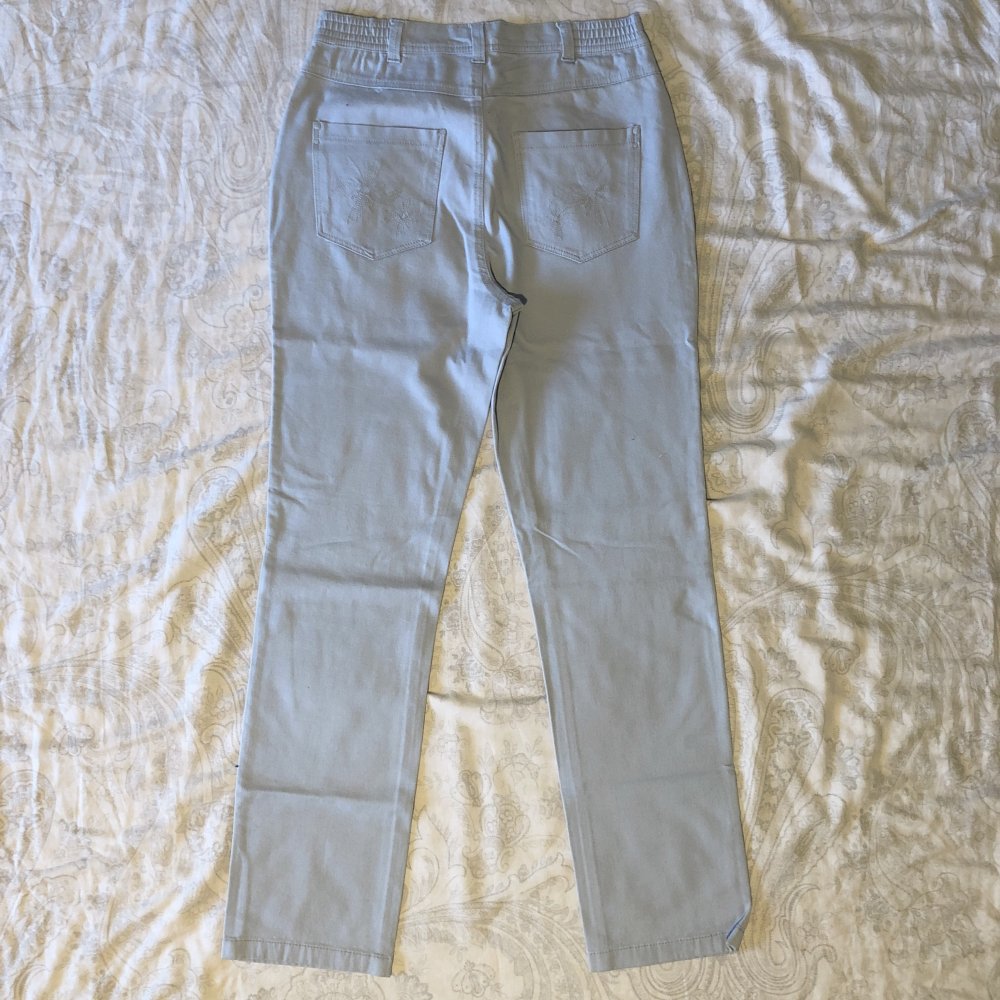 Highwaist stretch Hose mit geradem Schnitt und Stickerei