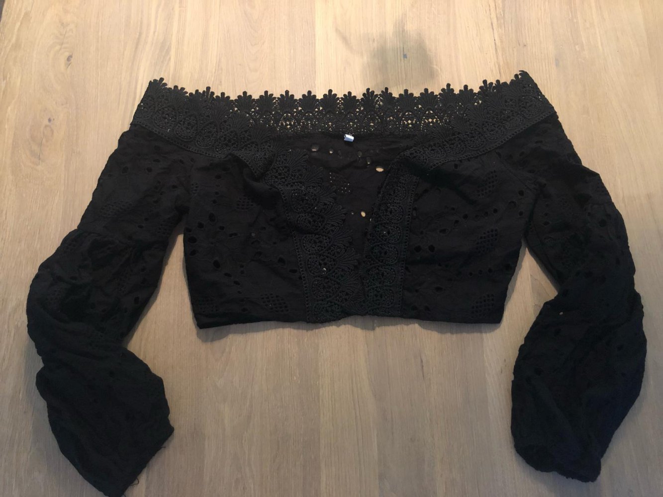 NEU Crop Top Spitze Carmen Bluse Schwarz M 36 38 Bauchfrei Schulterfrei