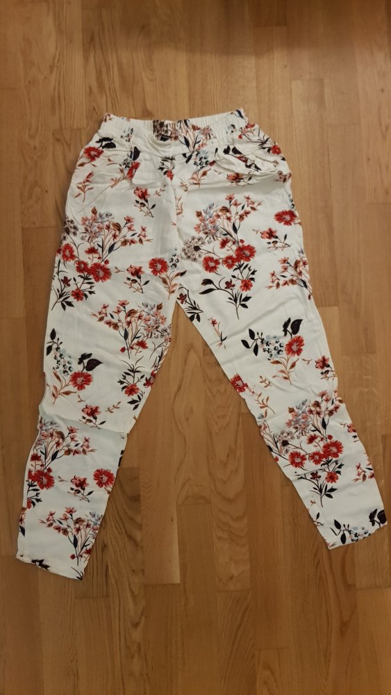 Luftige Hose im Blumenmuster