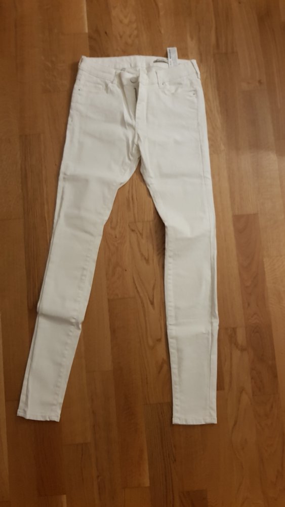 weisse Hose in Lederoptik