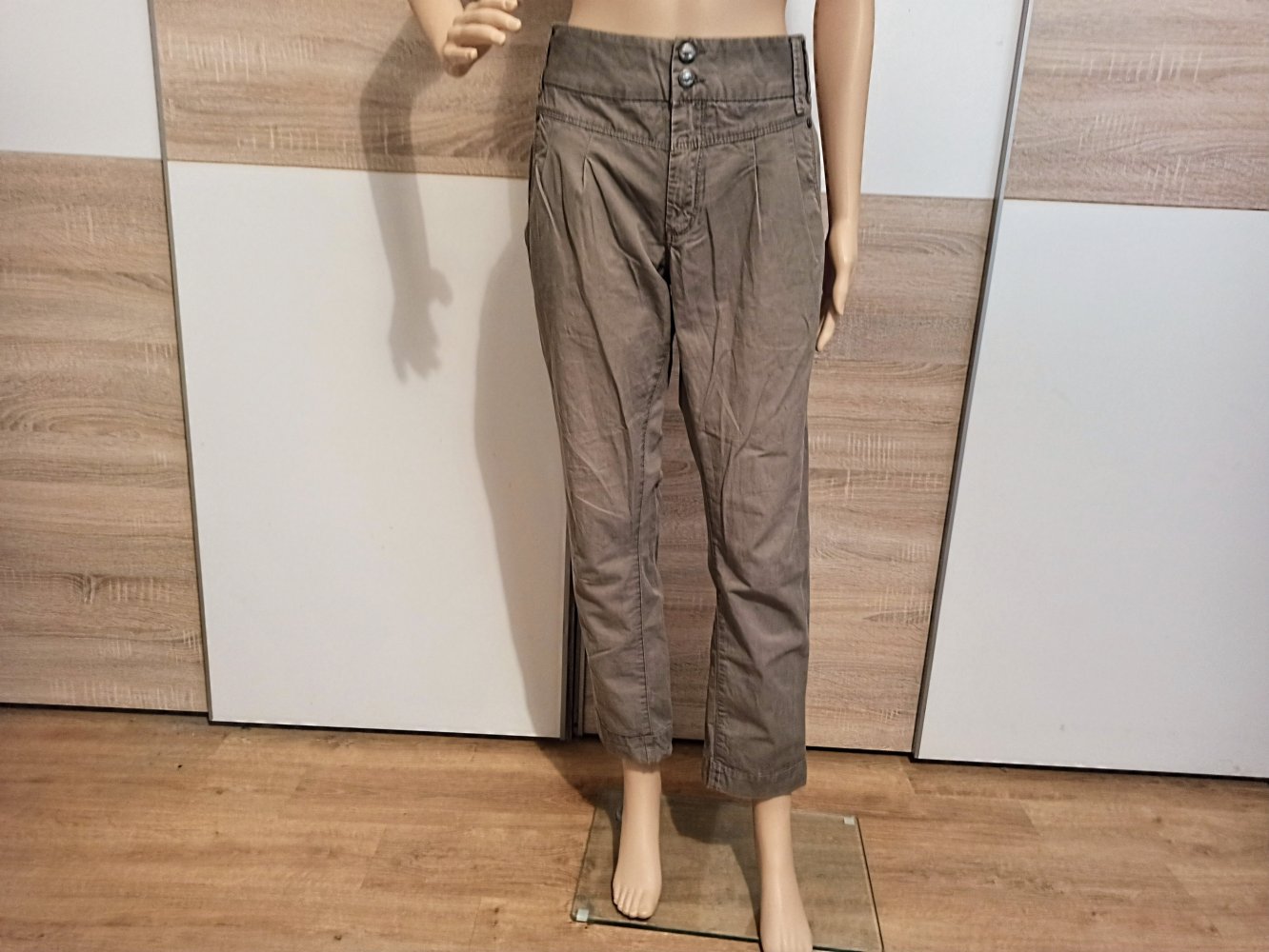 Schöne Hose in khaki von Only