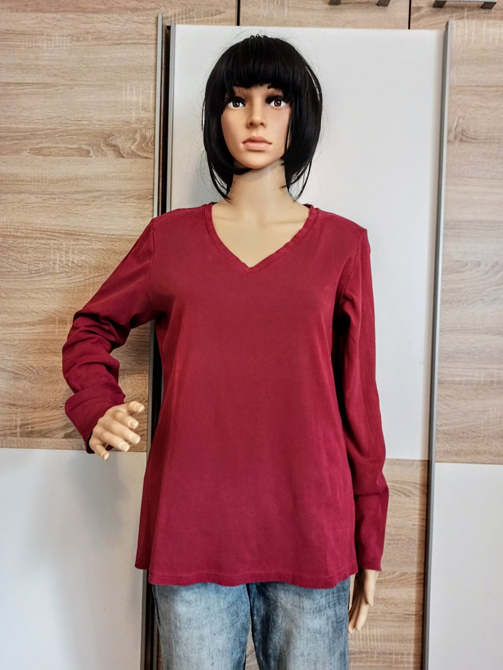 Schöner Langarm-Shirt in burgunderrot von Uniqlo