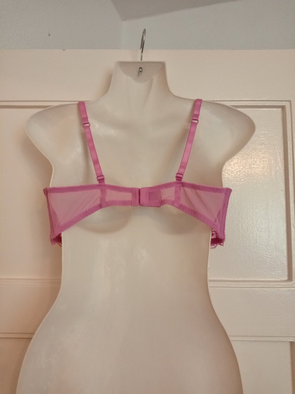 Sehr schönes BH in Rose mit Spitze 