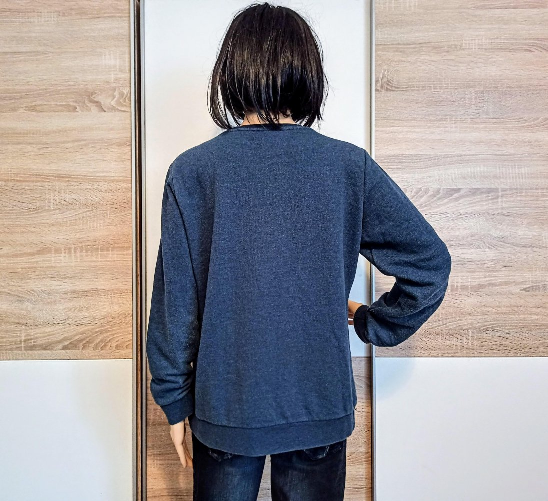 Schönes Pullover in marienblau Yessica mit Spitze