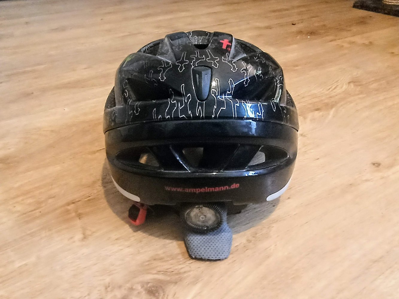 Fahrradhelm von Abus in schwarz