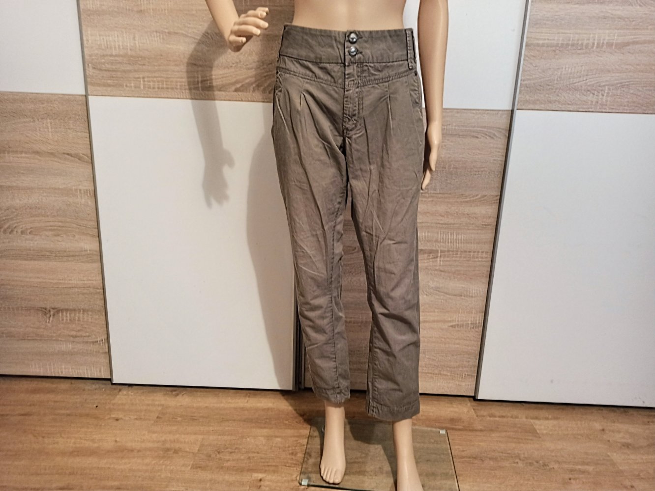 Schöne Hose in khaki von Only