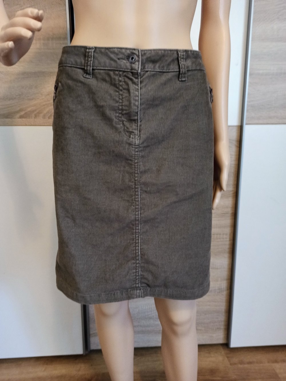 Schöner Rock in hellbraun von Woman TCM