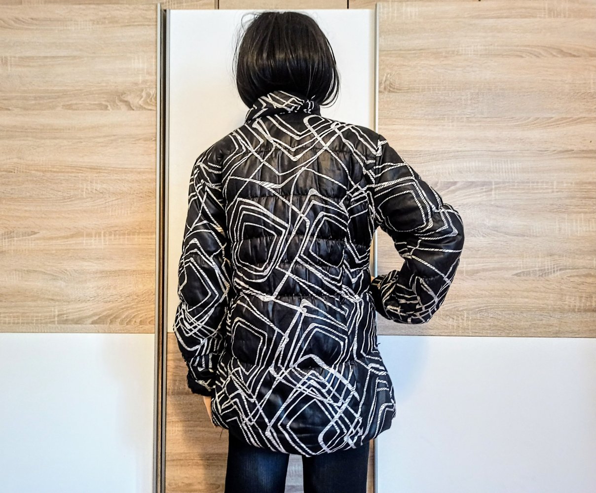 Schöne  Jacke in schwarz/weiß von Eurostyle Collection