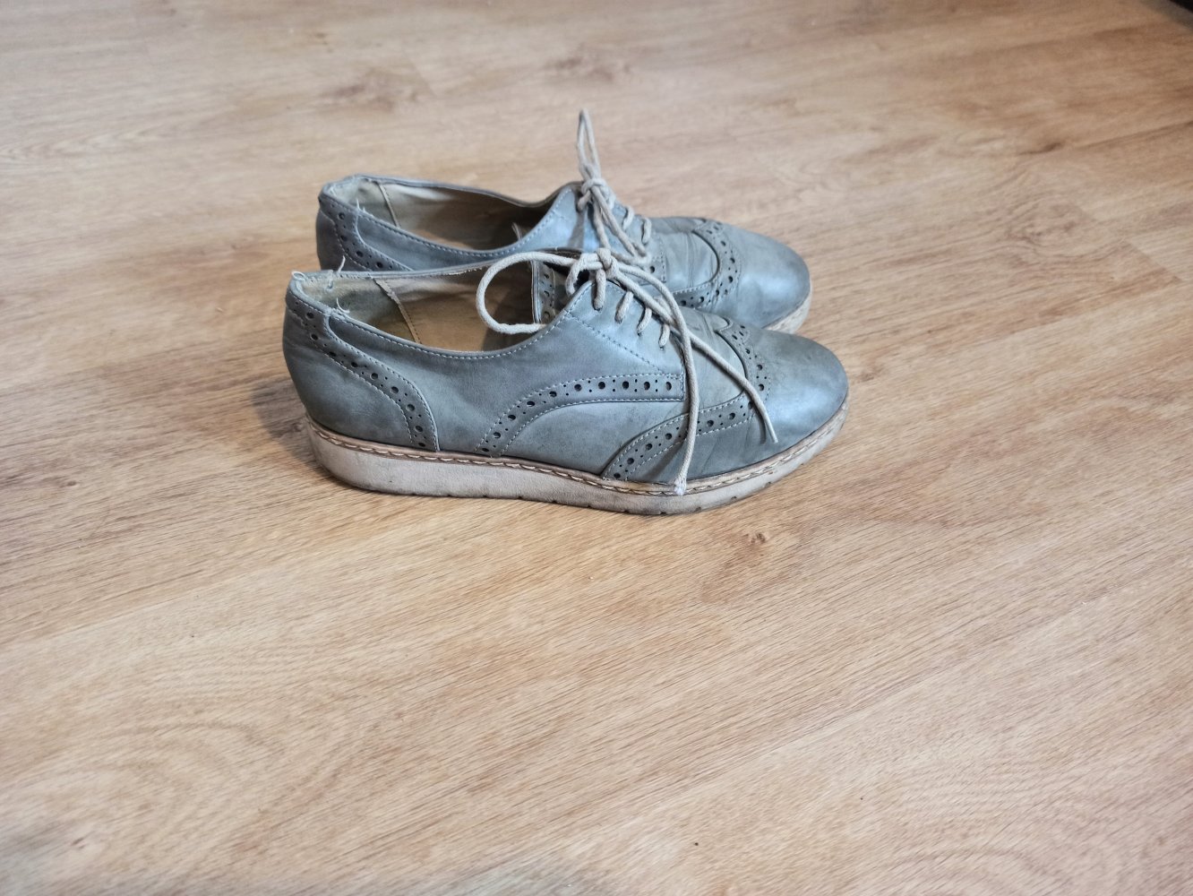 Tolle Leder-Schuhe von Graceland in grau