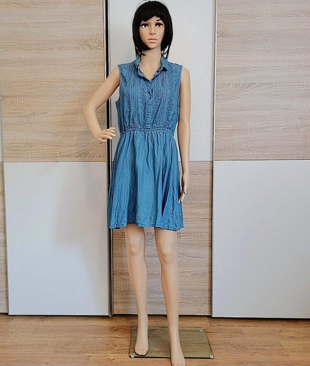 Schönes Jeans-Kleid von Divided