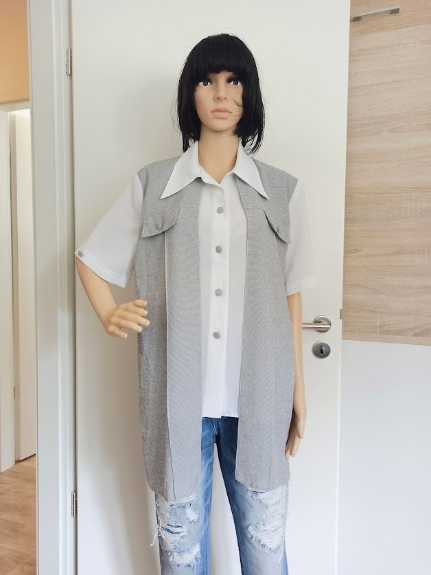 Sehr schöne leichte Bluse grau/weiß