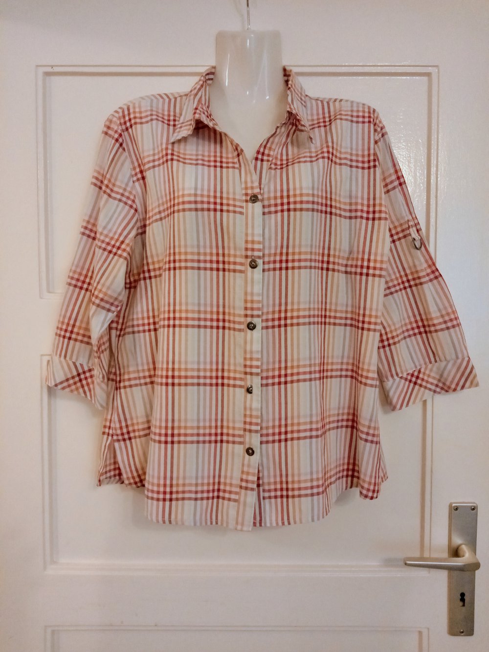 Sehr schöne karierte Bluse von King&Tea