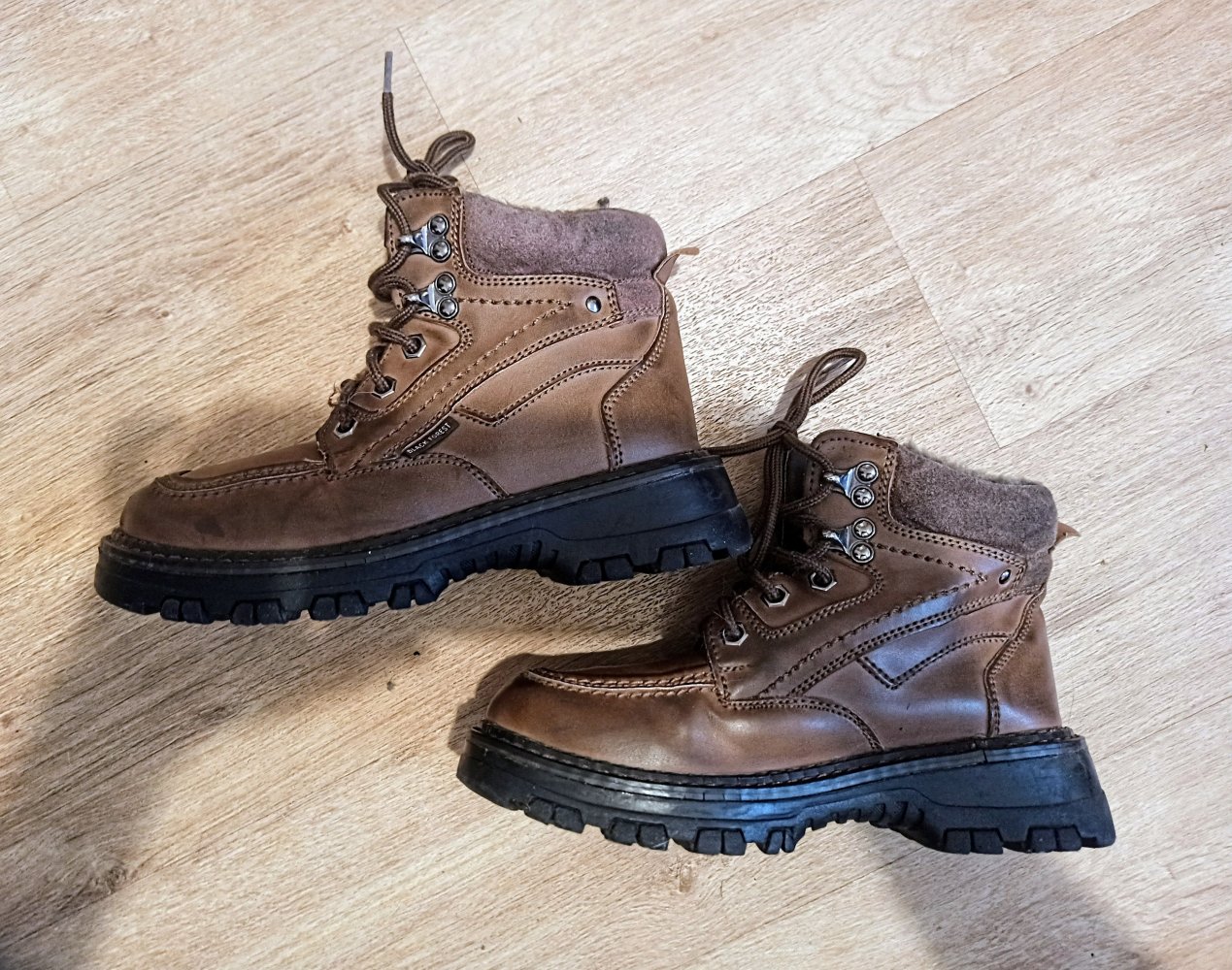 Tolle Boots in braun von Black Forest 