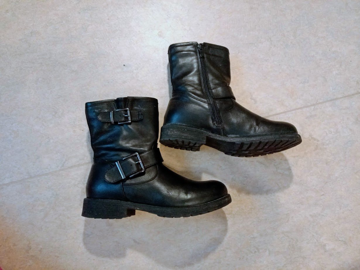 Tolle Stiefeletten in schwarz von super mode