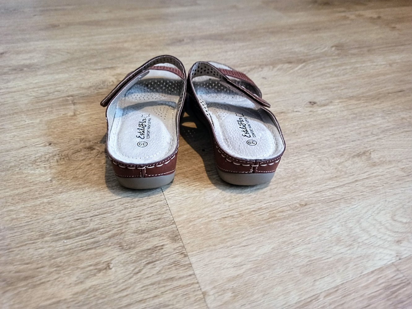 Tolle Damen Sandalen in Korallenrot von Estilo Flex