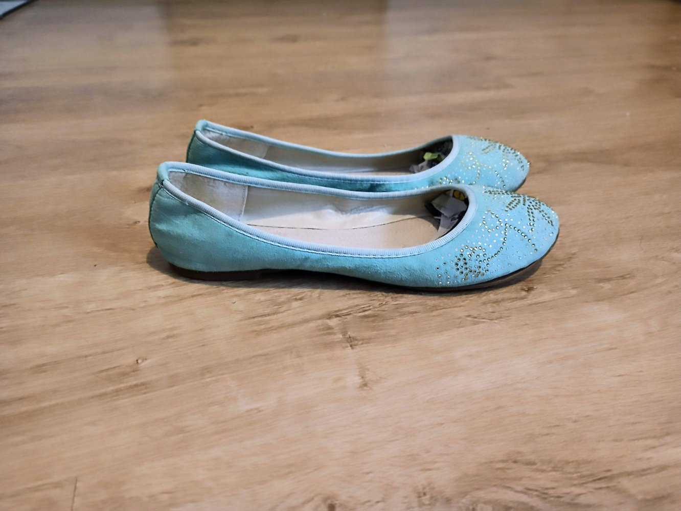 Tolle Ballerina in grün mit Straps steinen von Tom&Eva