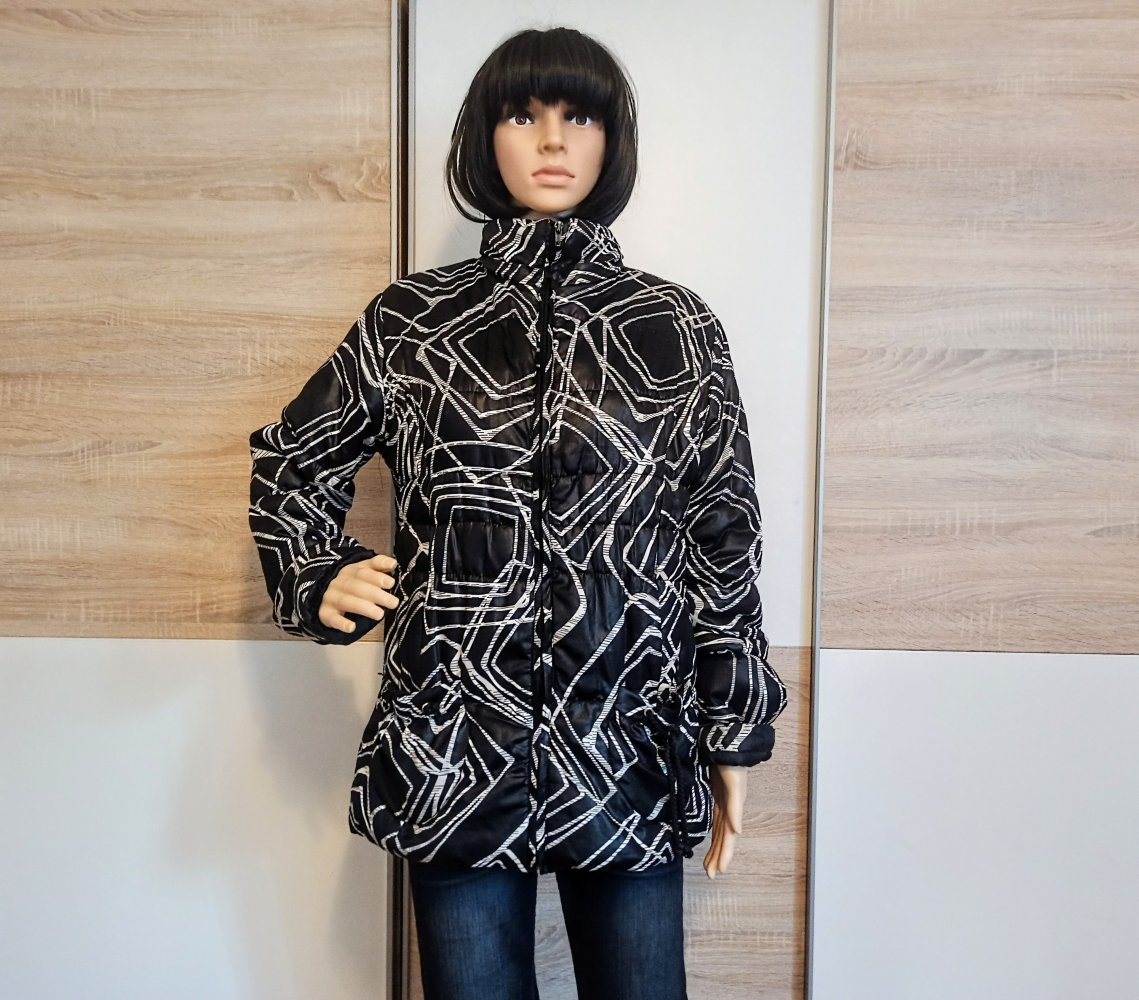 Schöne  Jacke in schwarz/weiß von Eurostyle Collection