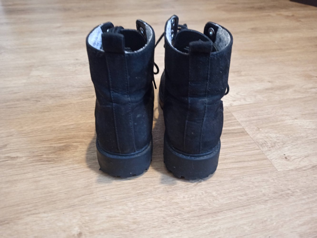 Tolle Boots in schwarz von Divided