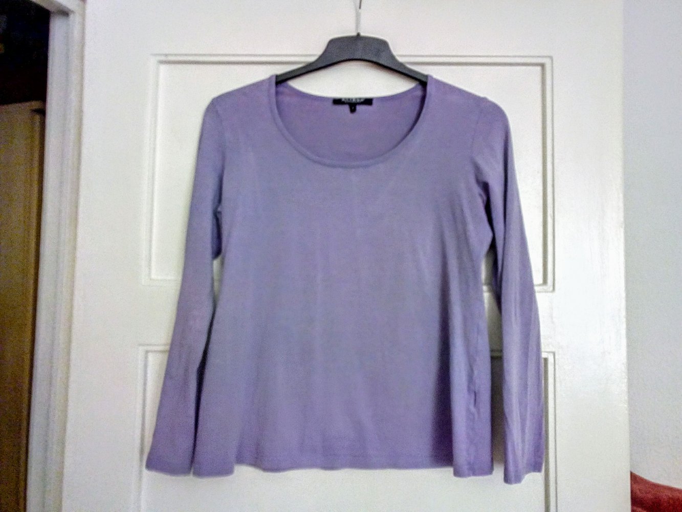 Sehr schönes Langarm-Shirt in in zartes Lila 