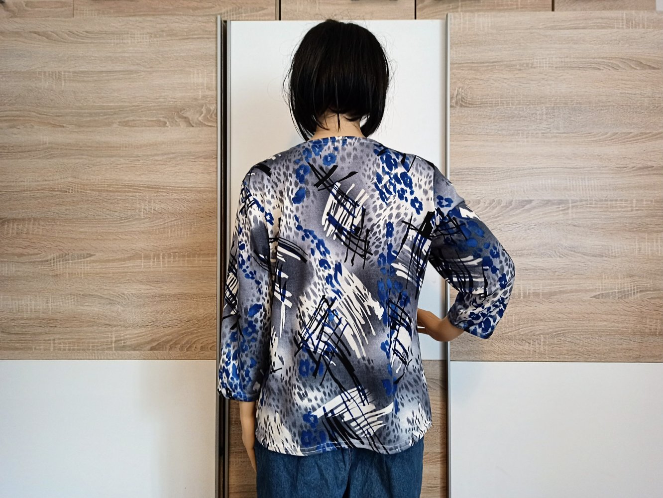 Schöner bunter Langarm-Shirt