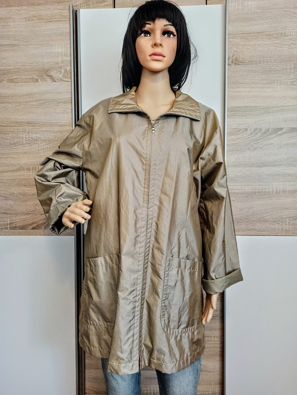 Schöne leichte Jacke in Beige von TCM