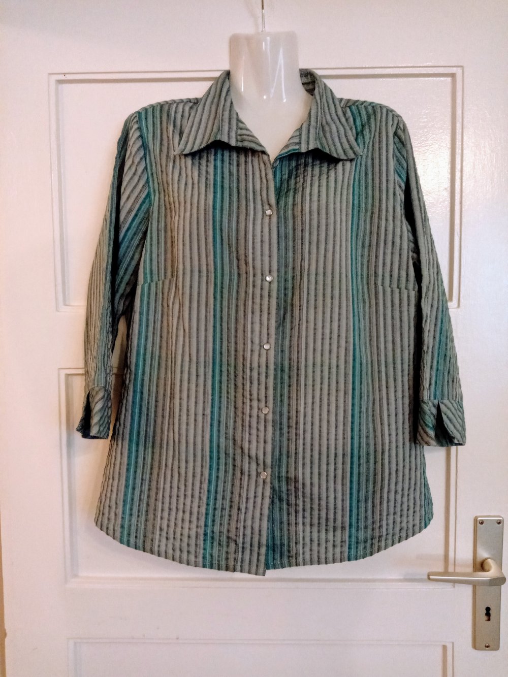 Sehr schöne gestreifte Bluse von Infinity 