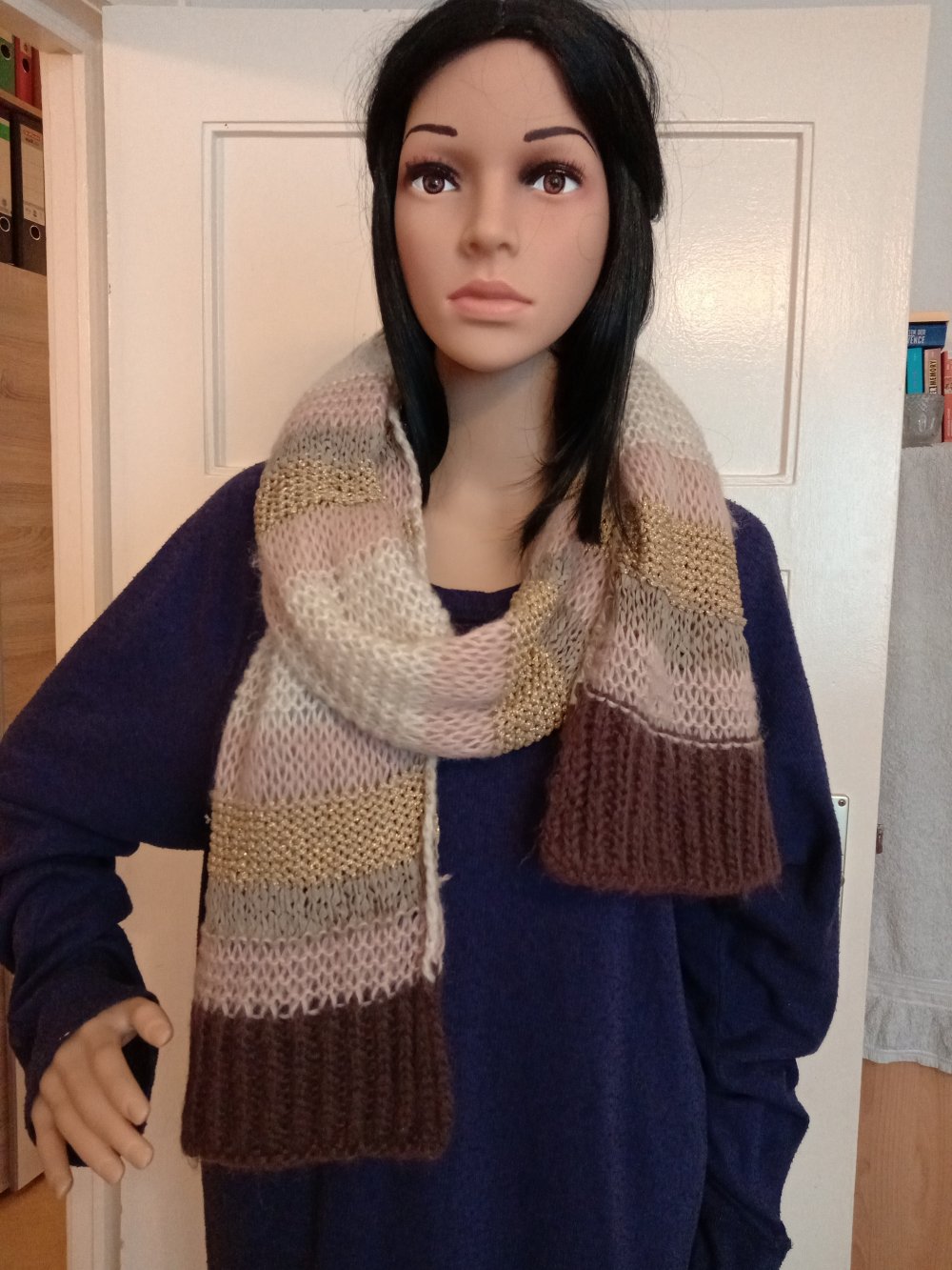 Sehr schöne bunte, warme Schal 