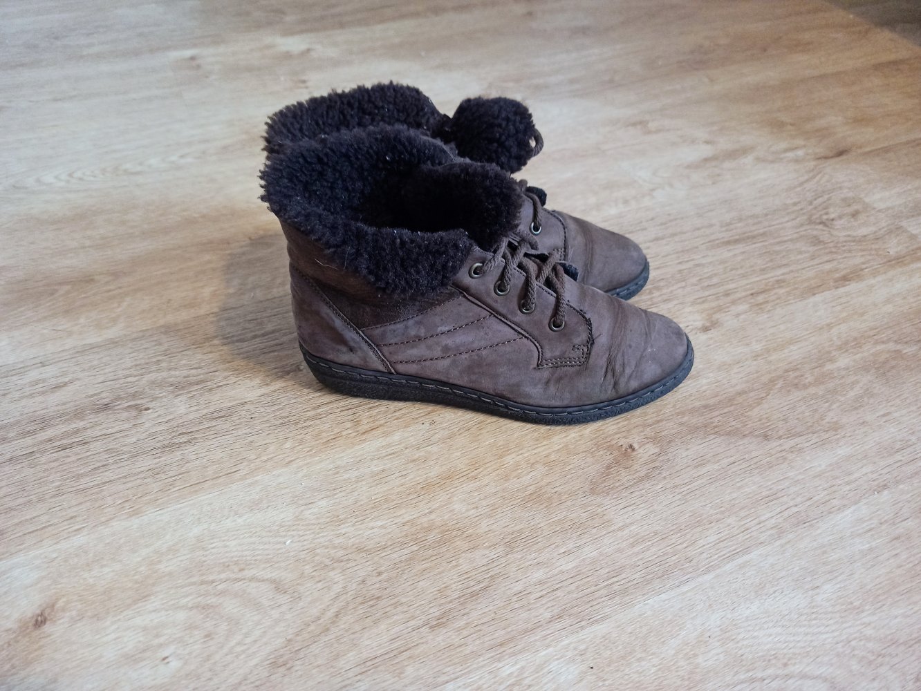 Tolle Wild-Leder-Stiefeletten in braun