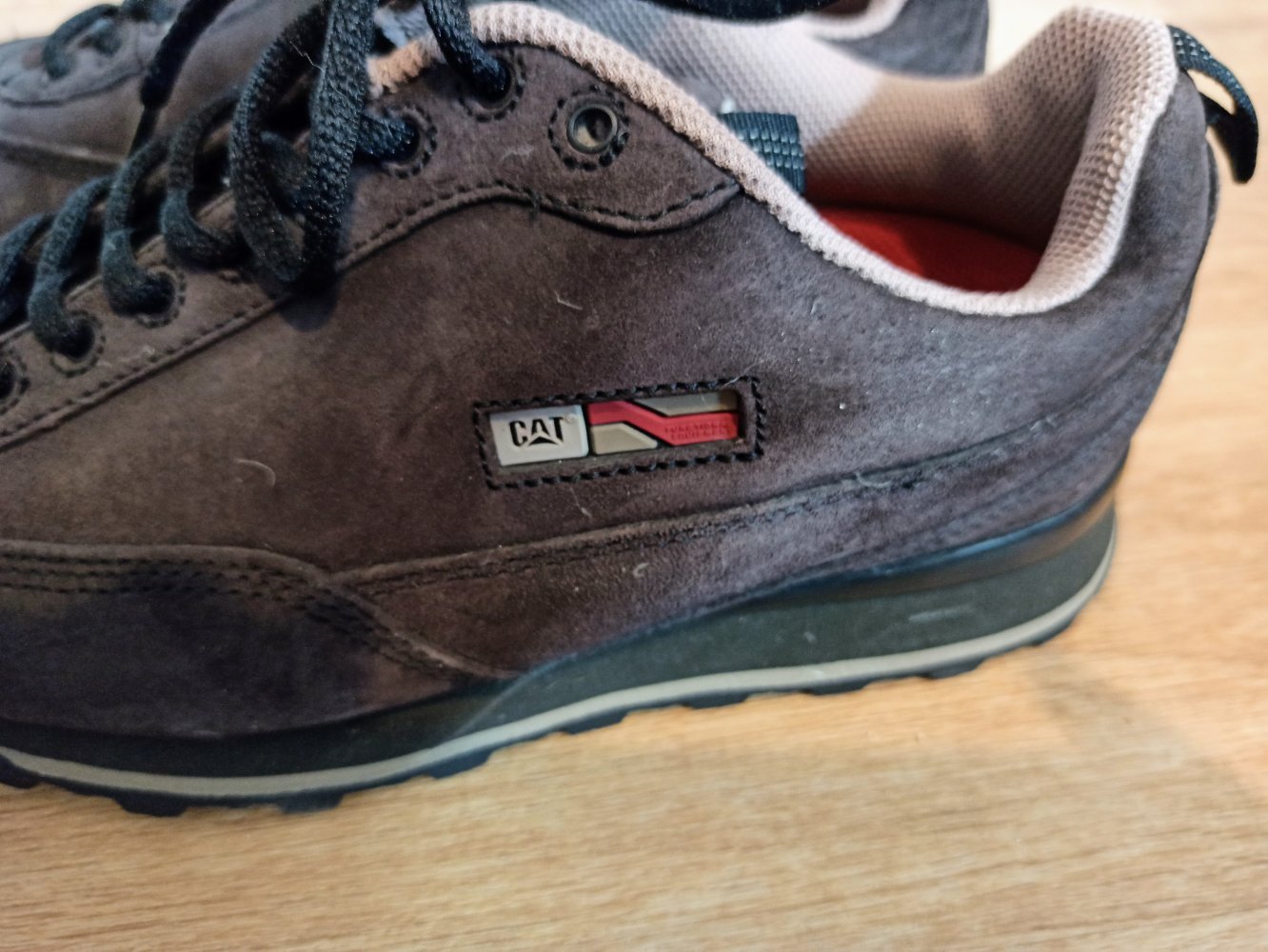 Sehr schöne Sneakers von Cat in braun