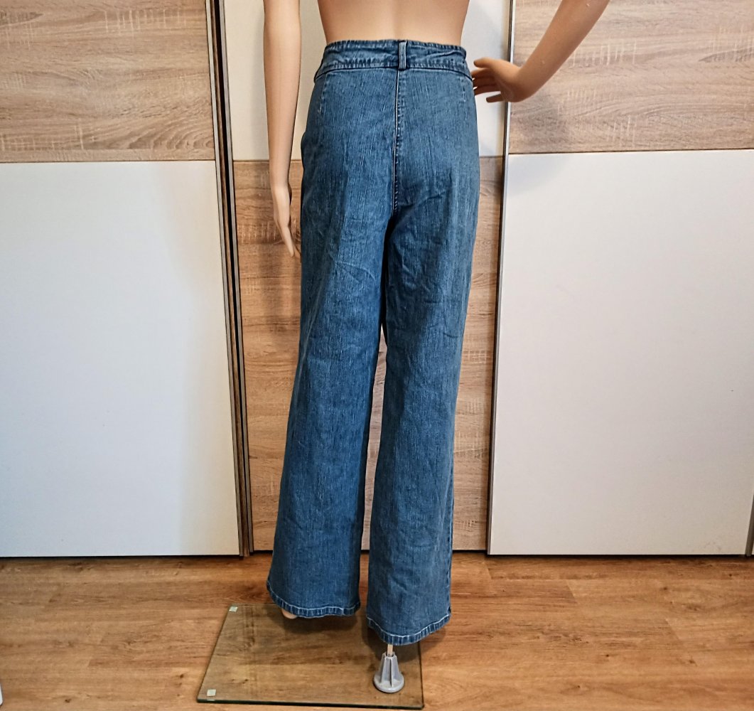 Schöne Jeanshose in Blau von Cecilia